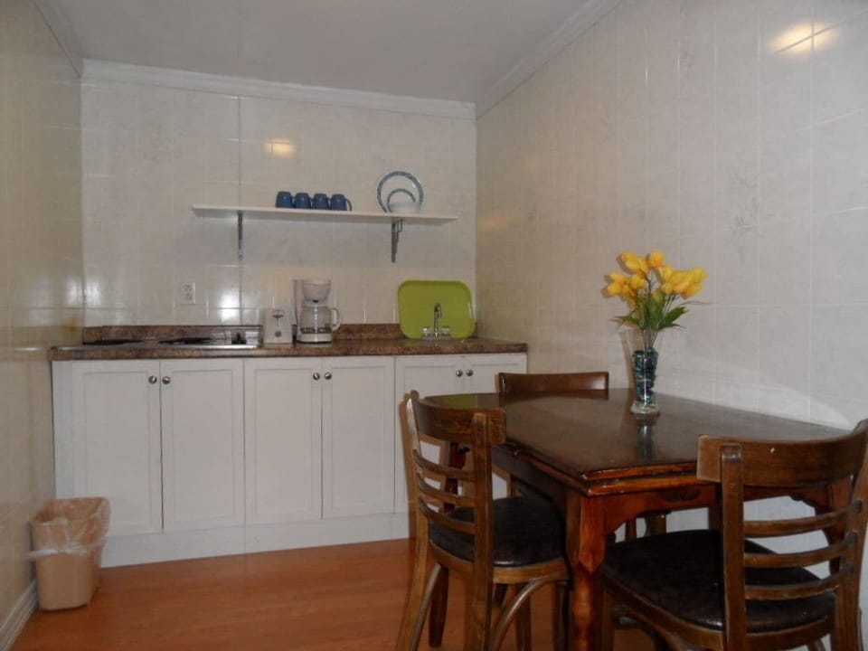 One Bedroom Efficiency | In-room dining