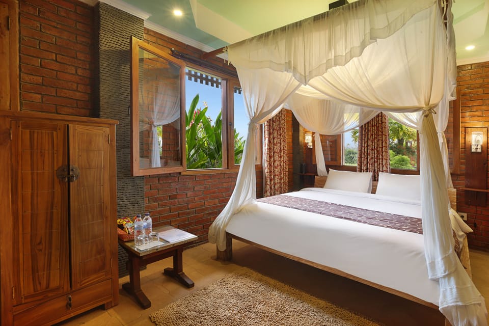 Superior Joglo Single Room | 1 bedroom, in-room safe, desk, iron/ironing board