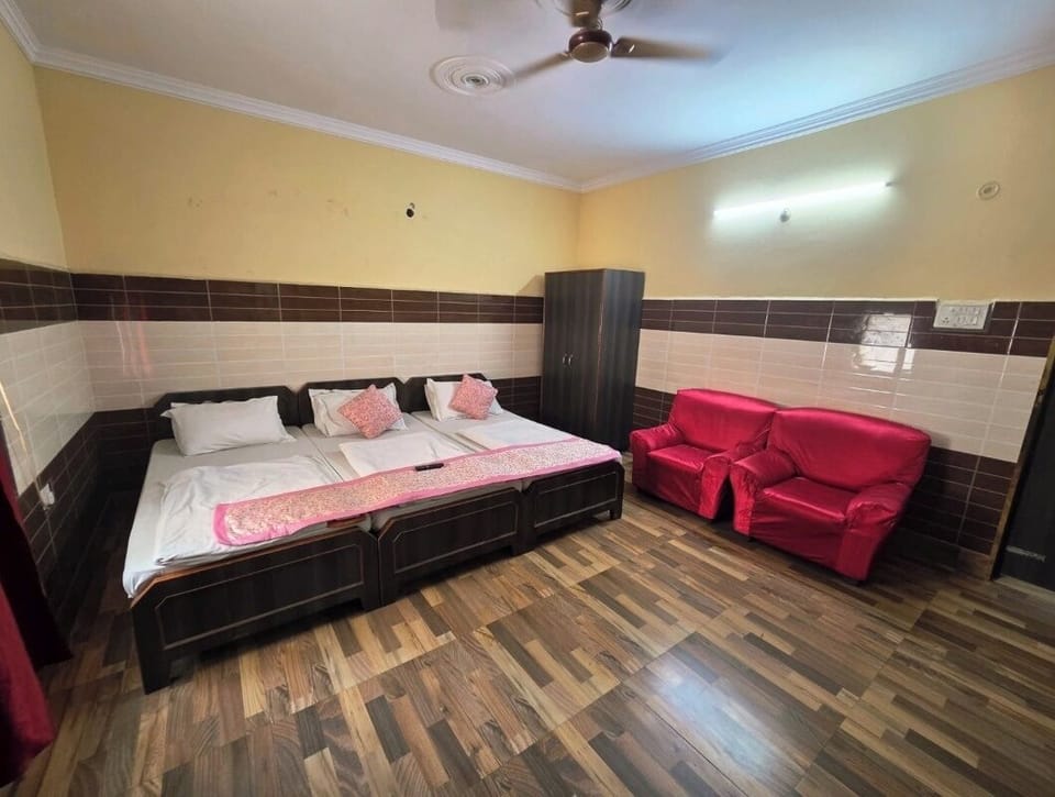 Basic Double Room | Desk, laptop workspace, free WiFi