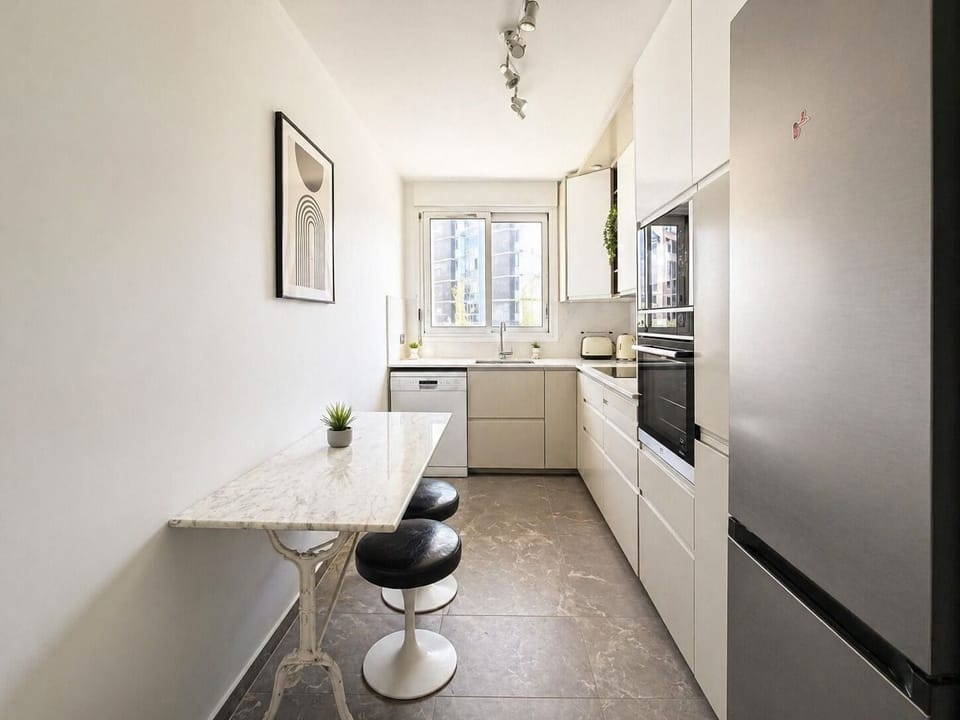 Apartment | Private kitchen | Fridge, microwave, oven, stovetop