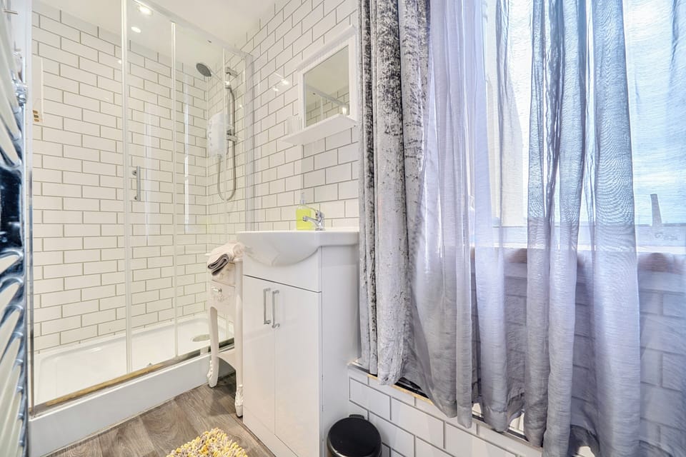First Floor 2-bed Apartment With Sea View Apartment in Blackpool