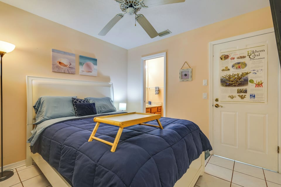 Steps to Sand! Pet-friendly Home in Fort Pierce Cottage in Fort Pierce