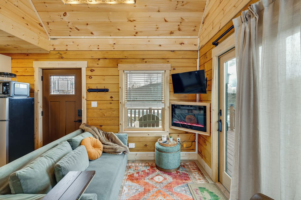 House (2 Bedrooms) | Interior
