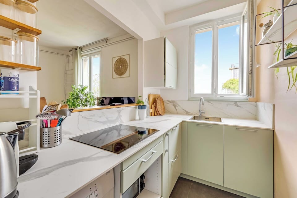 Apartment | Private kitchen | Fridge, oven, stovetop, dishwasher