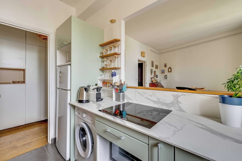 Apartment | Private kitchen | Fridge, oven, stovetop, dishwasher
