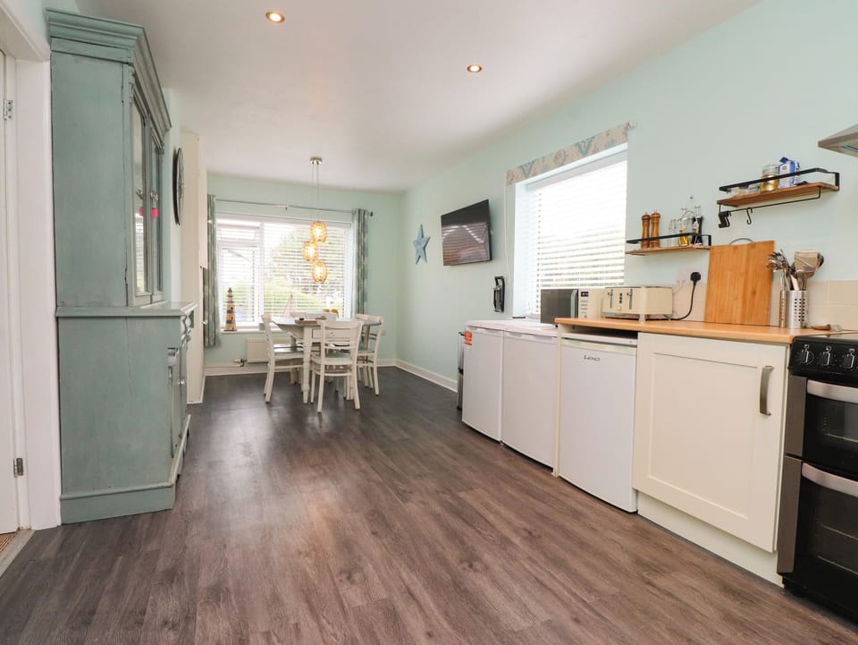 Cottage | Private kitchen | Cookware/dishes/utensils