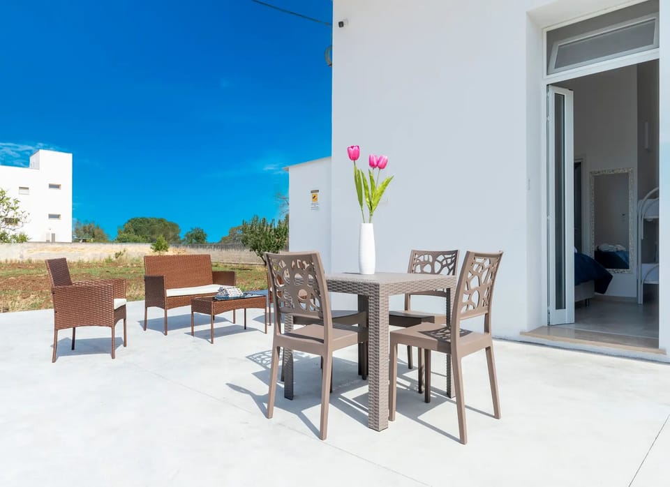 House, Smoking, Garden View | Outdoor dining