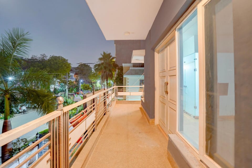 House | Balcony