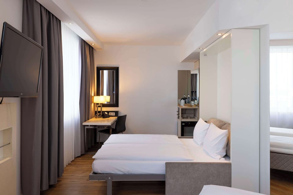 Family Room (Superior) | In-room safe, desk, laptop workspace, blackout drapes