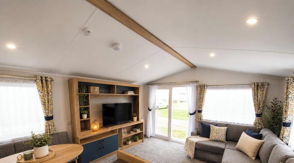 House, 3 Bedrooms, Smoking, Garden View | Living room