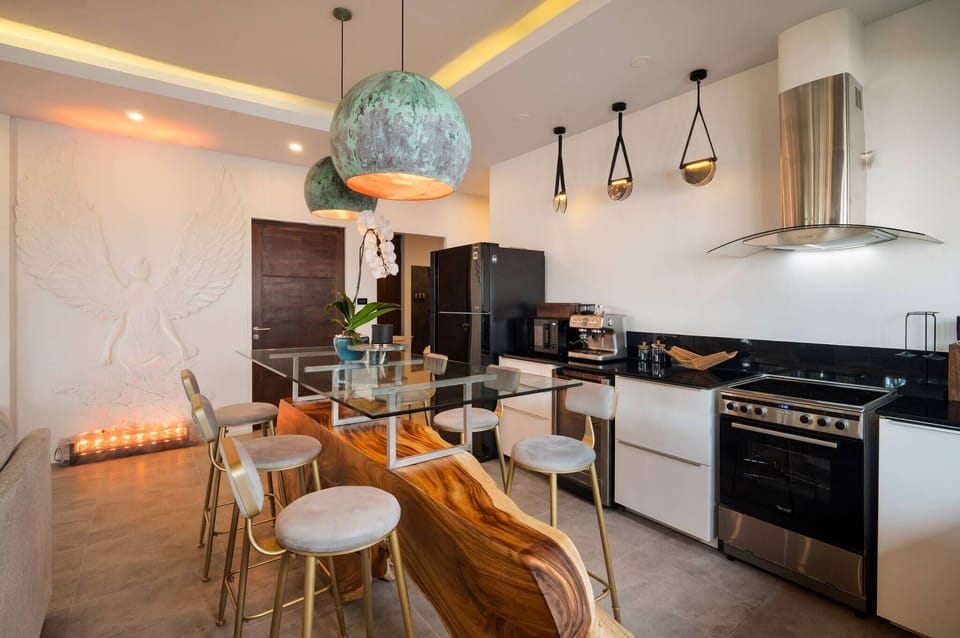 House, 3 Bedrooms, Balcony | Private kitchen