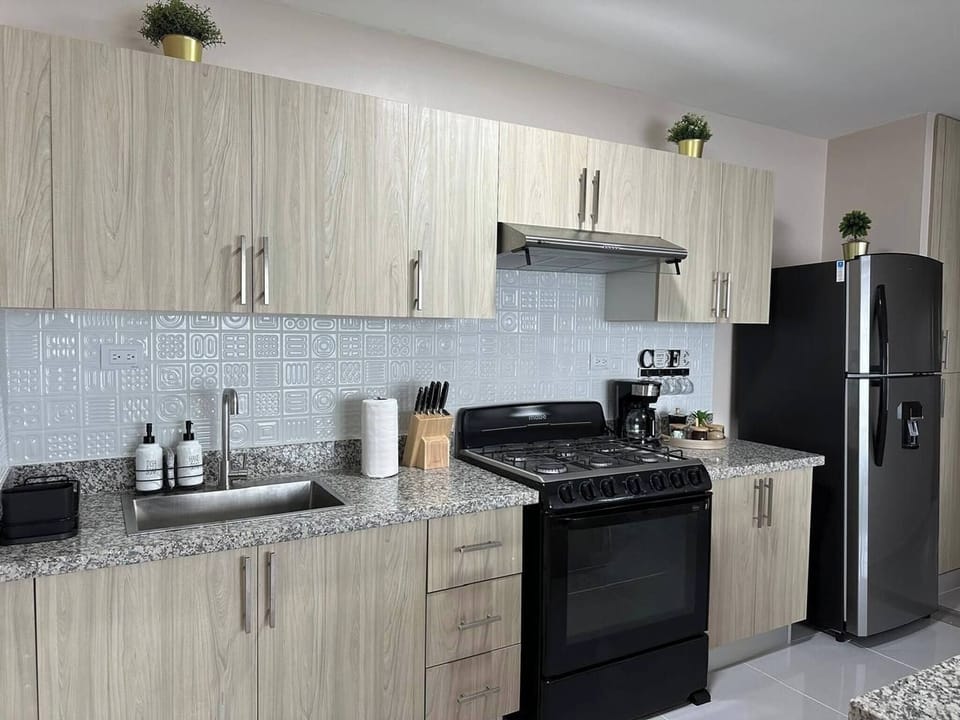 Apartment, 2 Bedrooms, Smoking, Mountain View | Interior