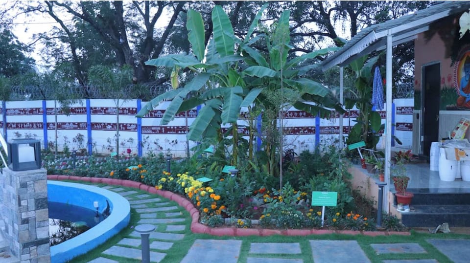 Apartment, Garden View | Property grounds