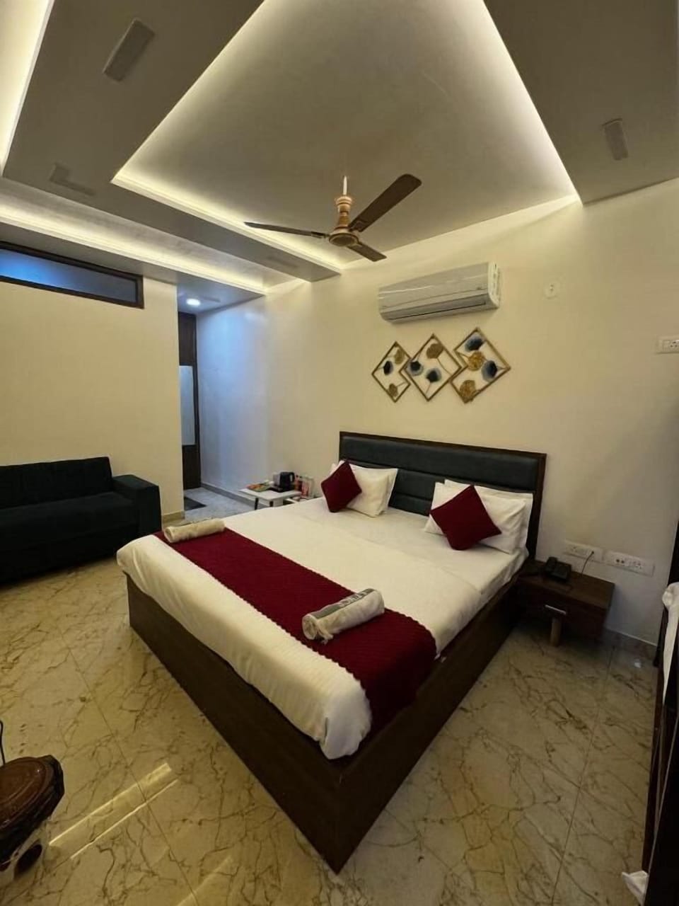 In-room safe, desk, iron/ironing board, free WiFi