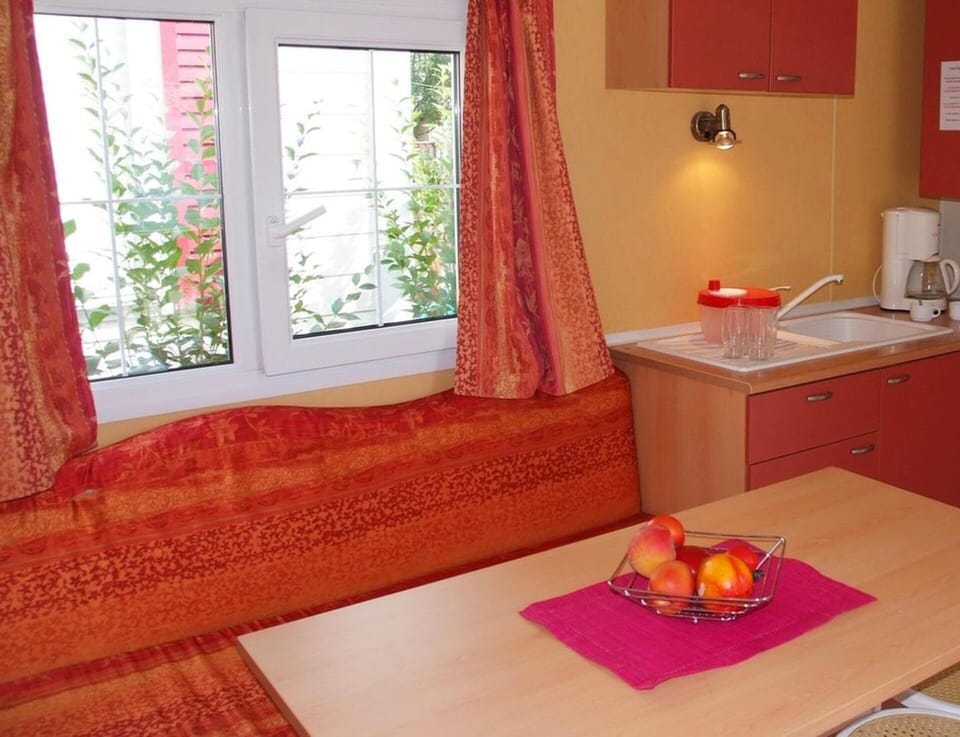 Mobile Home | Dining