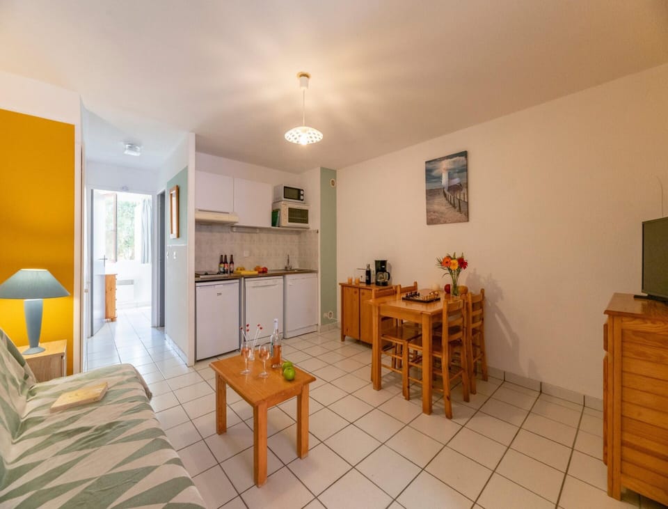 Apartment | Dining