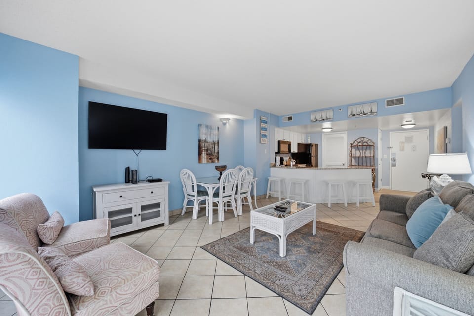 Condo, 2 Bedrooms | Living area | Smart TV, streaming services