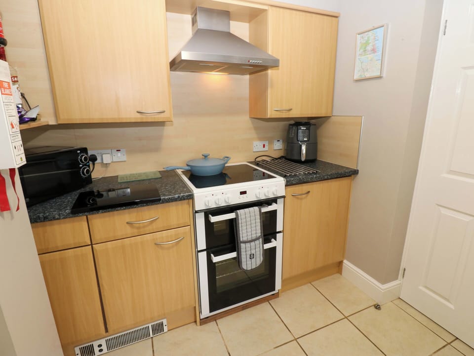 Dishwasher, cookware/dishes/utensils