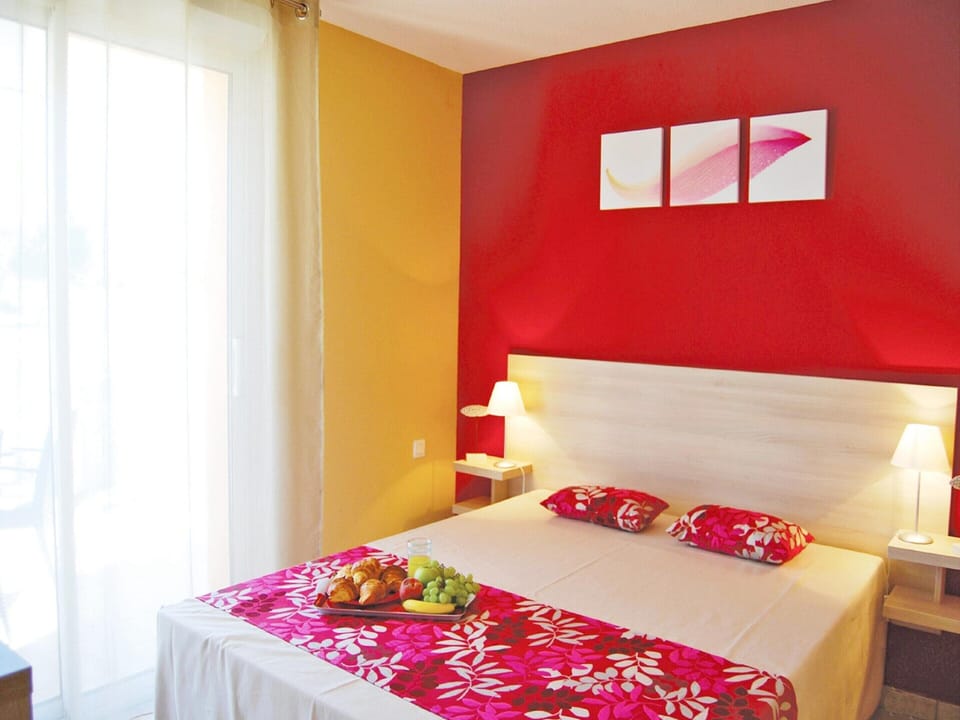 Apartment | 2 bedrooms, individually furnished, iron/ironing board