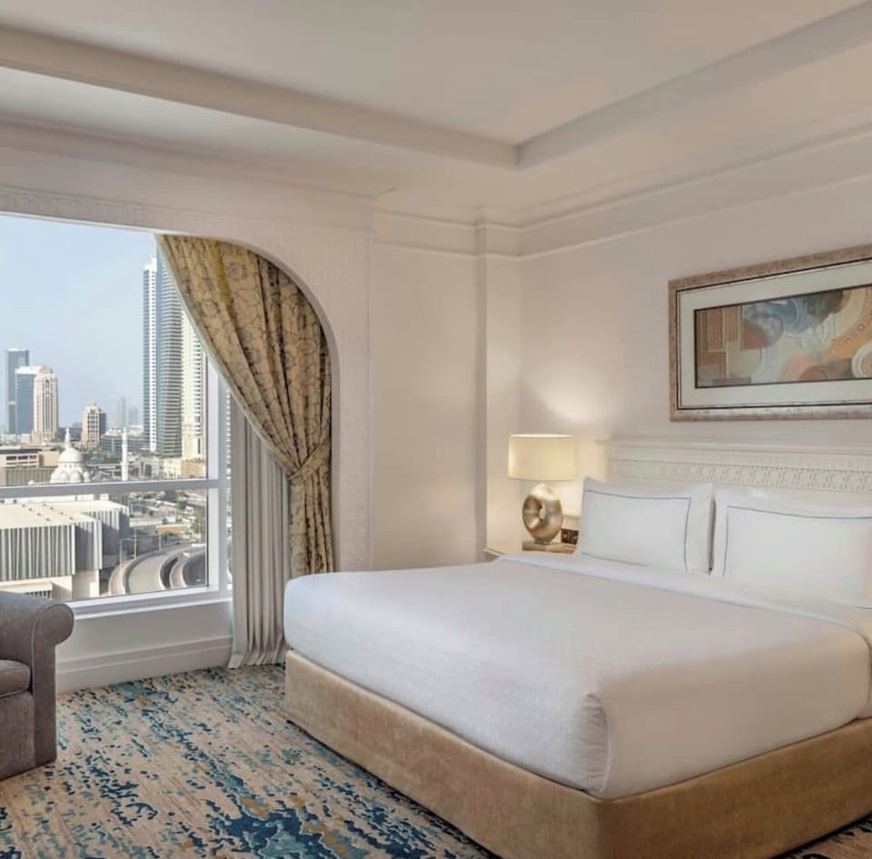 Premium bedding, in-room safe, laptop workspace, blackout drapes