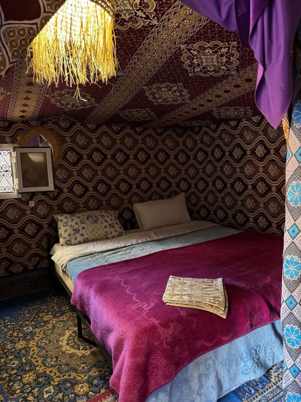 Double Room | WiFi (free), bed sheets