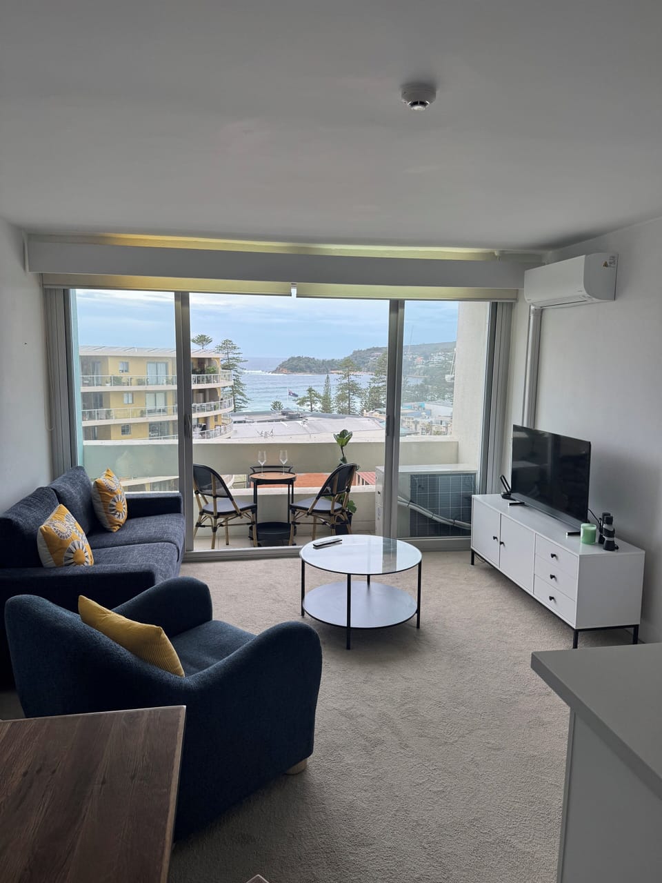 Comfort Apartment, Air conditioning, Ocean View | Living area