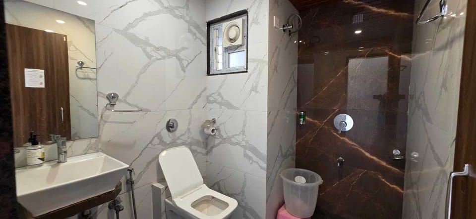 Standard Double Room, Balcony | Bathroom | Shower, towels, soap, shampoo