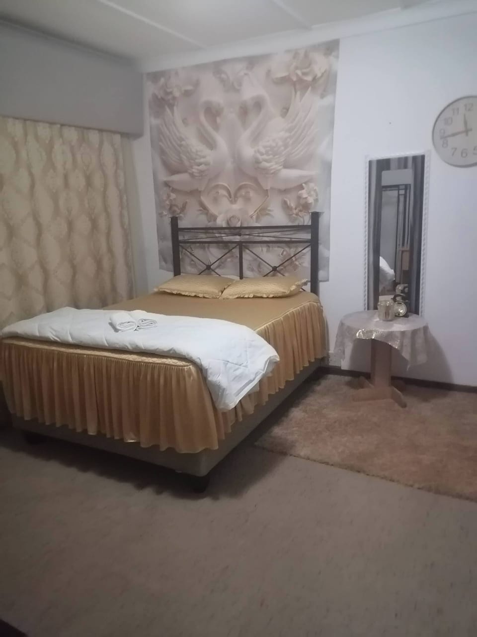 Room, 4 Bedrooms, Smoking, Patio | 4 bedrooms