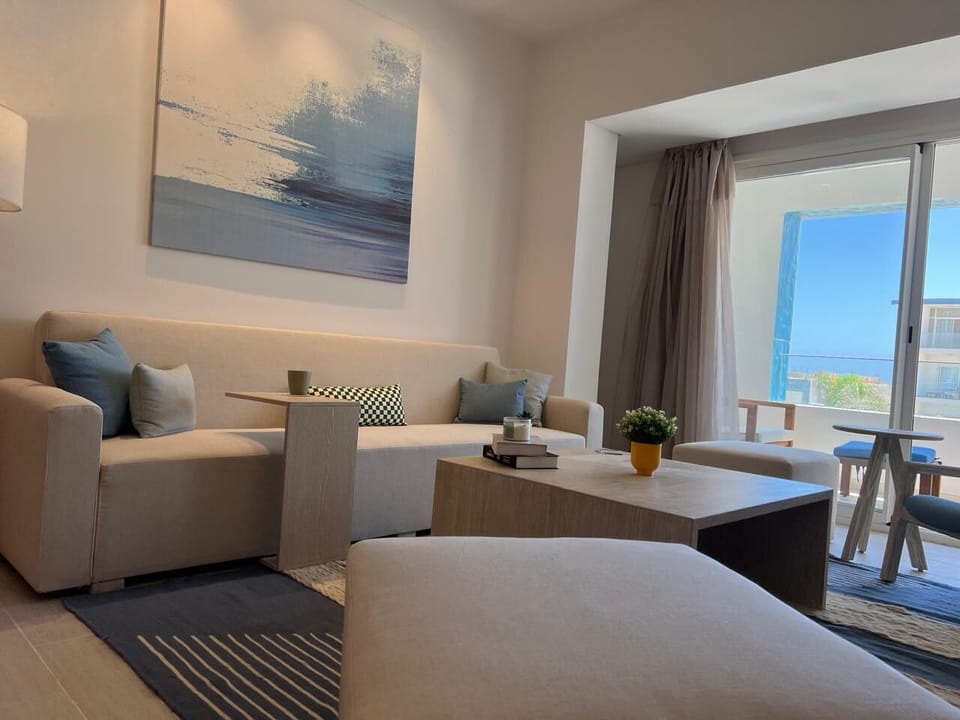 Chalet, 3 Bedrooms, Sea View | Living area