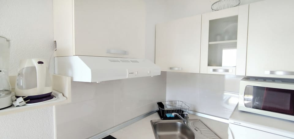 Studio, 1 Bedroom, Balcony, Ocean View | Interior