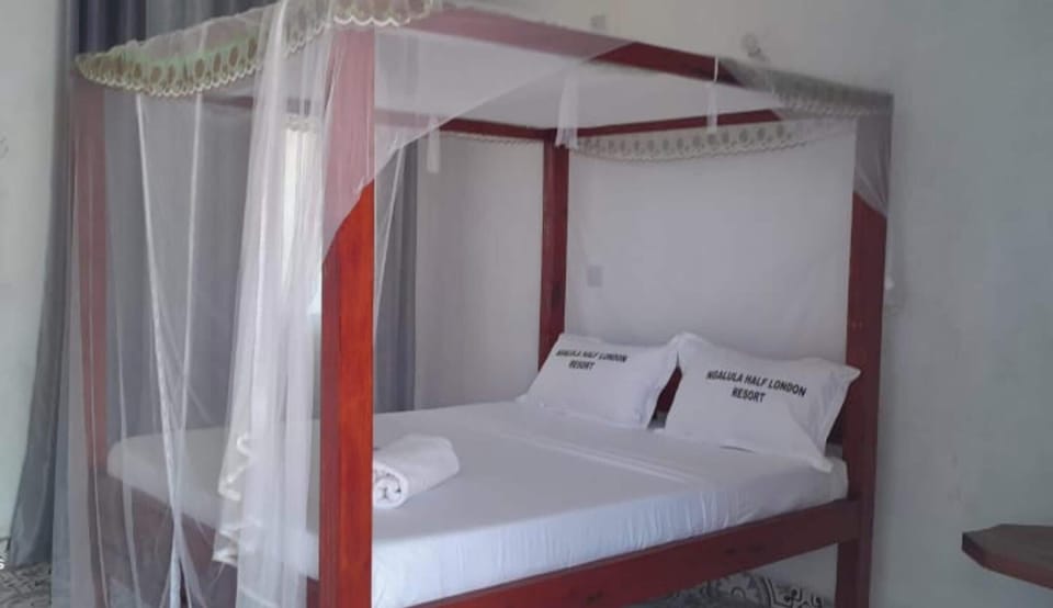 Egyptian cotton sheets, premium bedding, memory foam beds, desk
