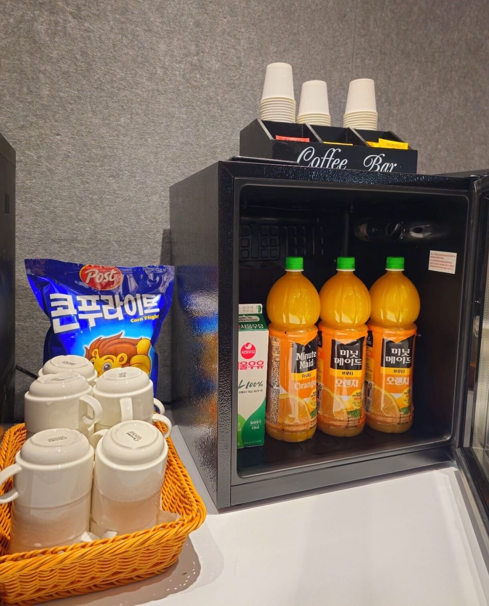 Free daily self-serve breakfast