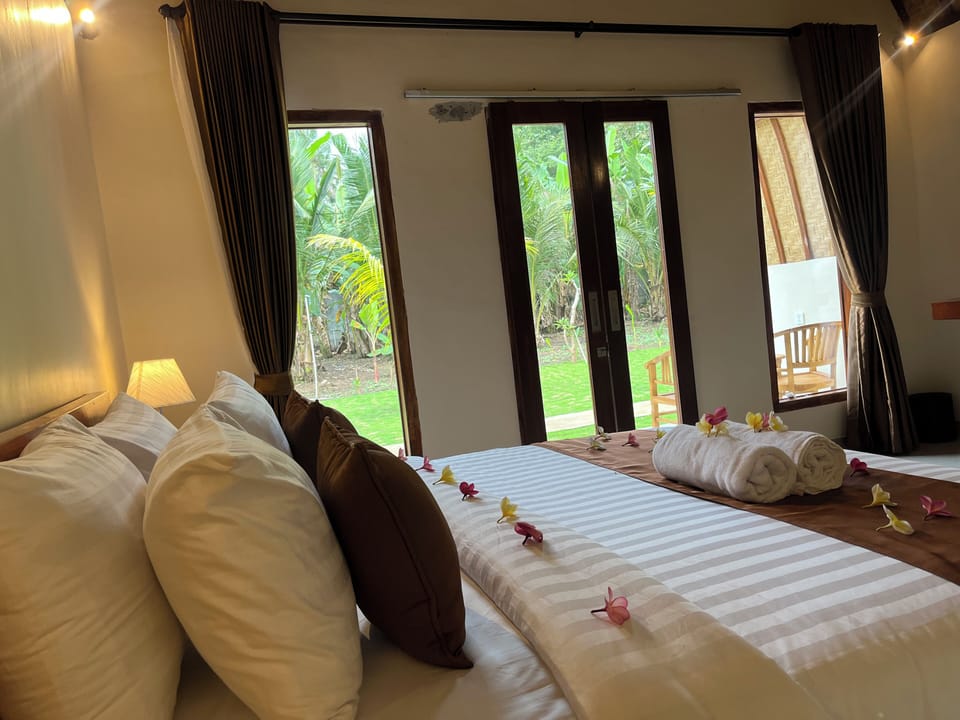 Cottage, Balcony, Garden View | Free WiFi, bed sheets