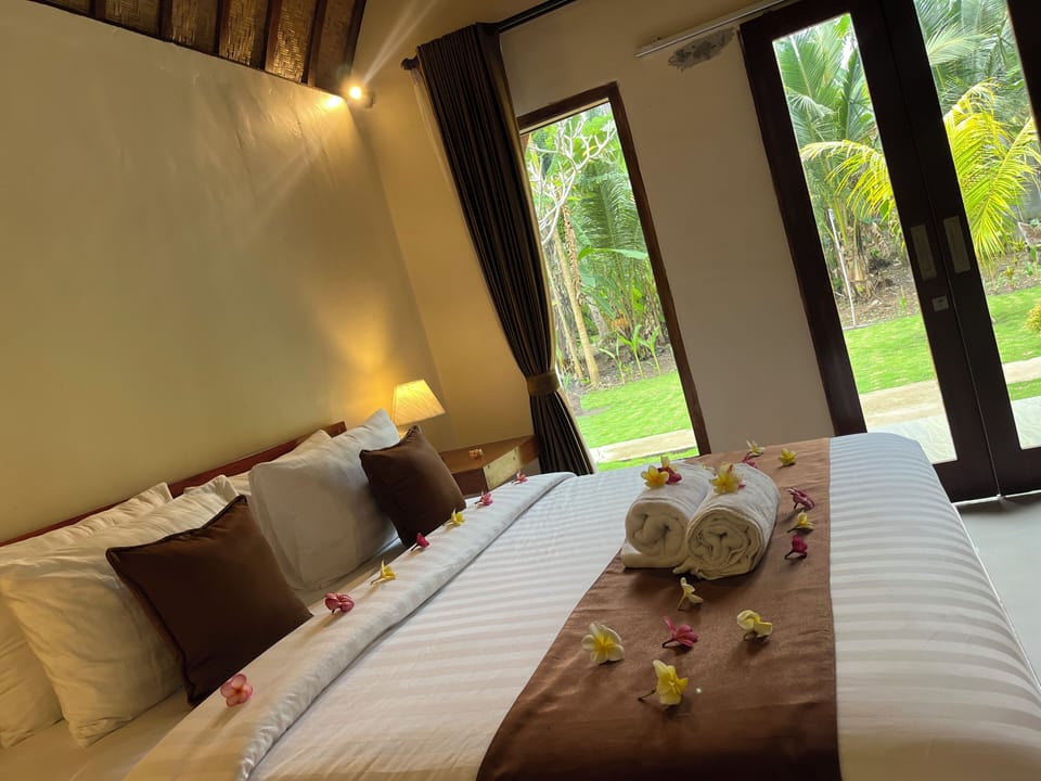 Cottage, Balcony, Garden View | Free WiFi, bed sheets