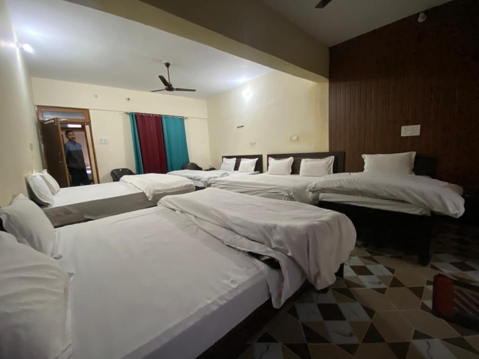 Family Room | Rollaway beds, free WiFi, bed sheets