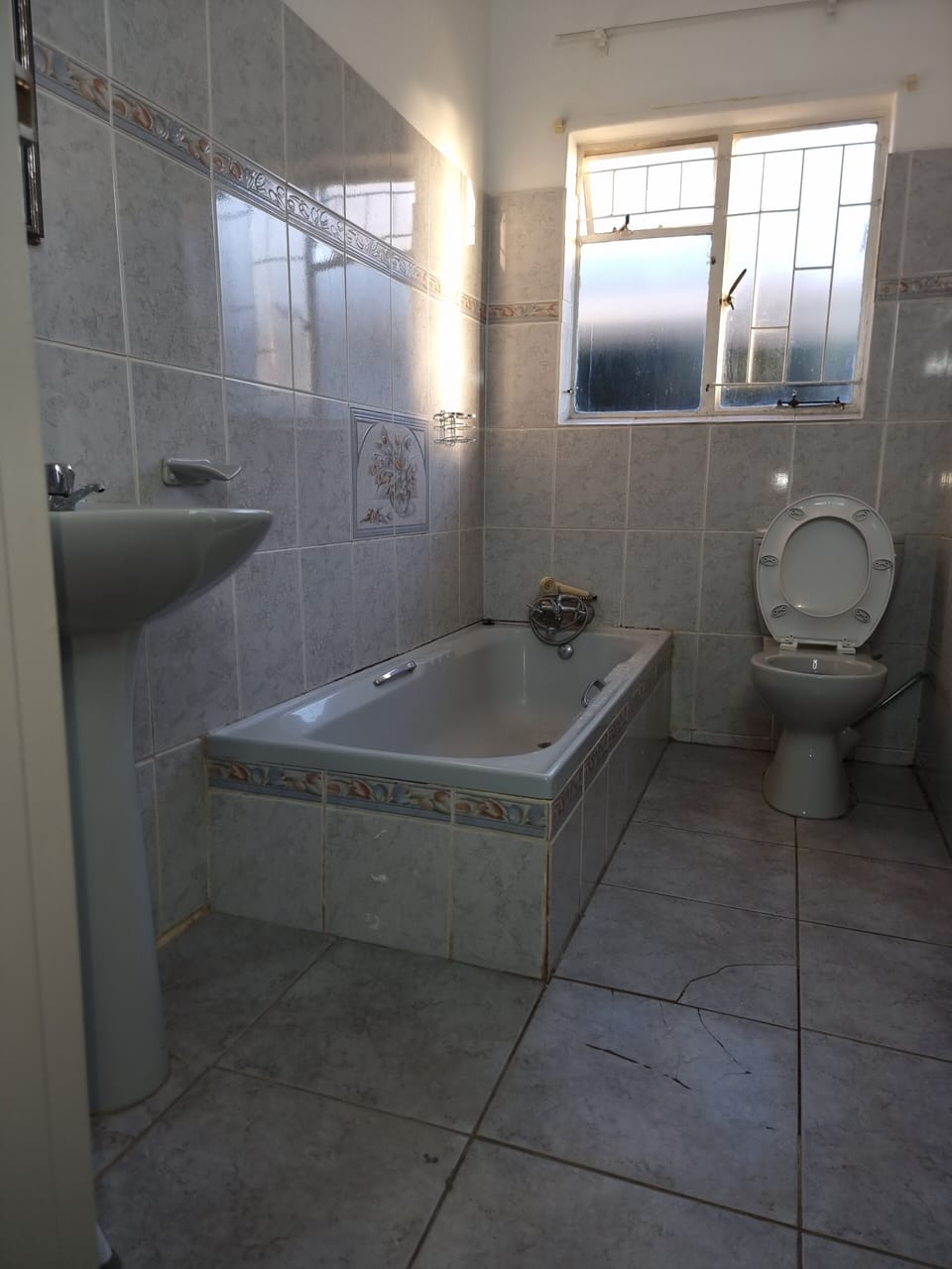 Economy Double Room | Desk, laptop workspace, iron/ironing board, free WiFi