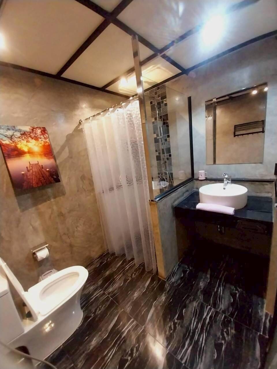 Superior Room, Bathtub, Mountain View | Bathroom | Towels, soap, shampoo