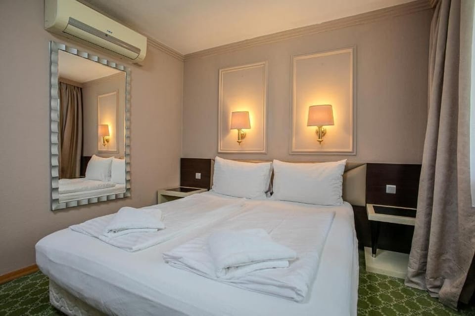 In-room safe, soundproofing, free WiFi