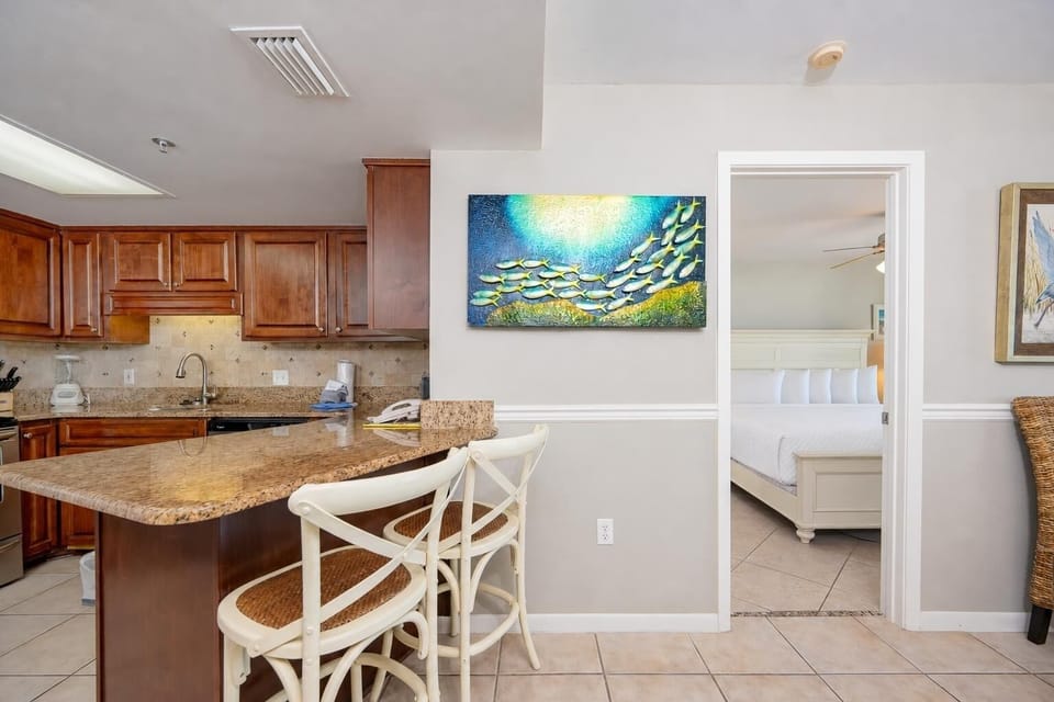 Condo, 2 Bedrooms | Private kitchen | Fridge, oven, coffee/tea maker