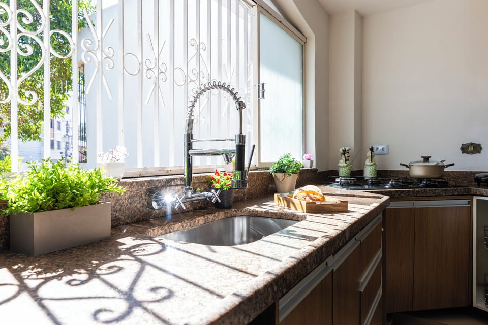 House | Private kitchen | Dishwasher, cookware/dishes/utensils, dining table