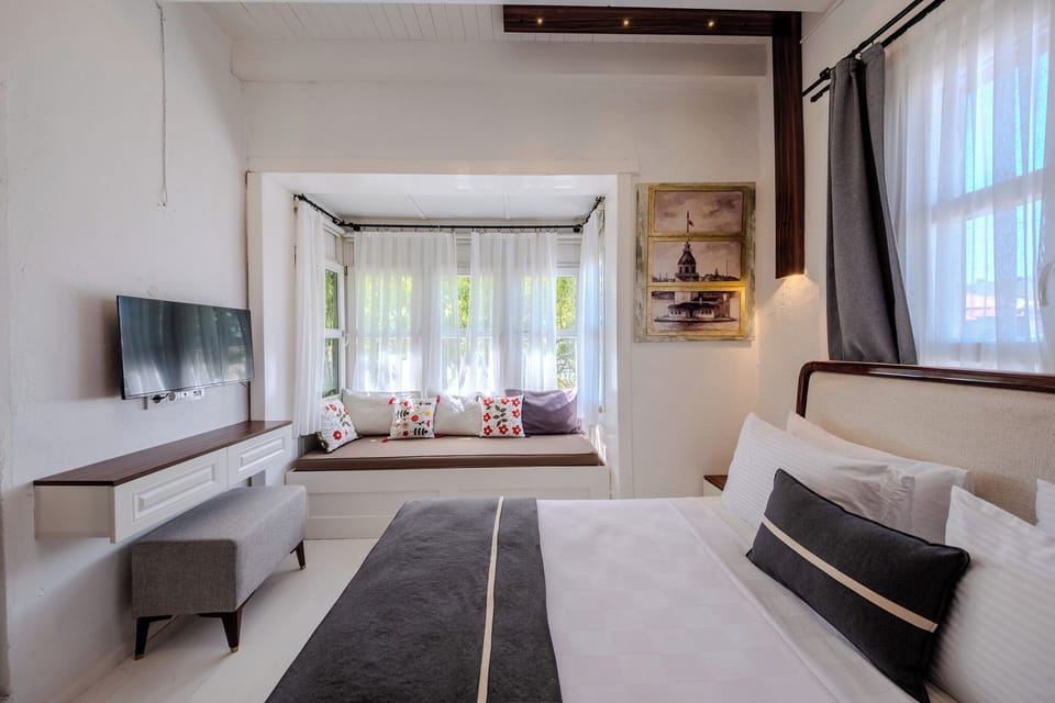 Superior Double Room, Non Smoking, Garden View | Desk, free WiFi