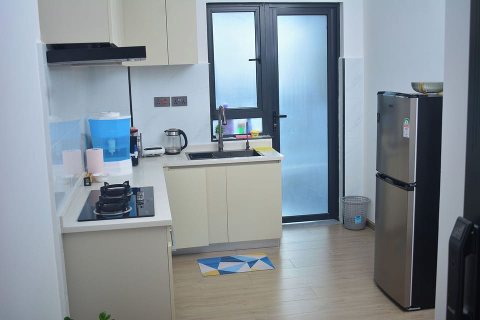 Deluxe Apartment, City View | Private kitchen