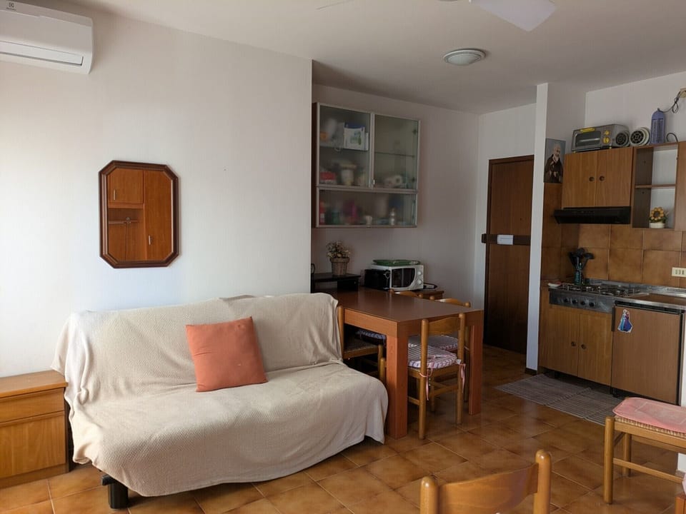 Studio, 1 Bedroom, Balcony, City View | Living room