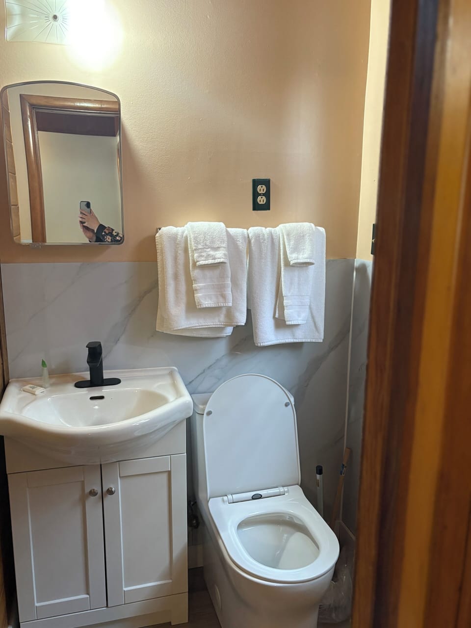 Standard Room | Bathroom | Soap, shampoo, toilet paper