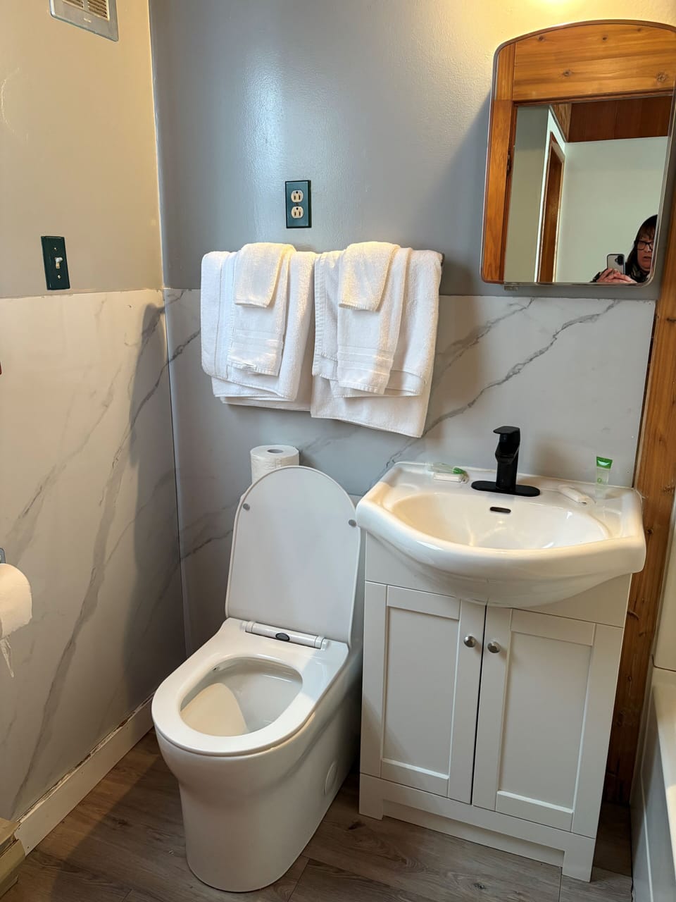 Standard Room | Bathroom | Soap, shampoo, toilet paper