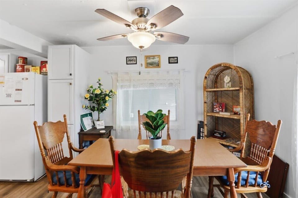 House, Multiple Beds, Patio (326 Ballenger Rd.) | Dining