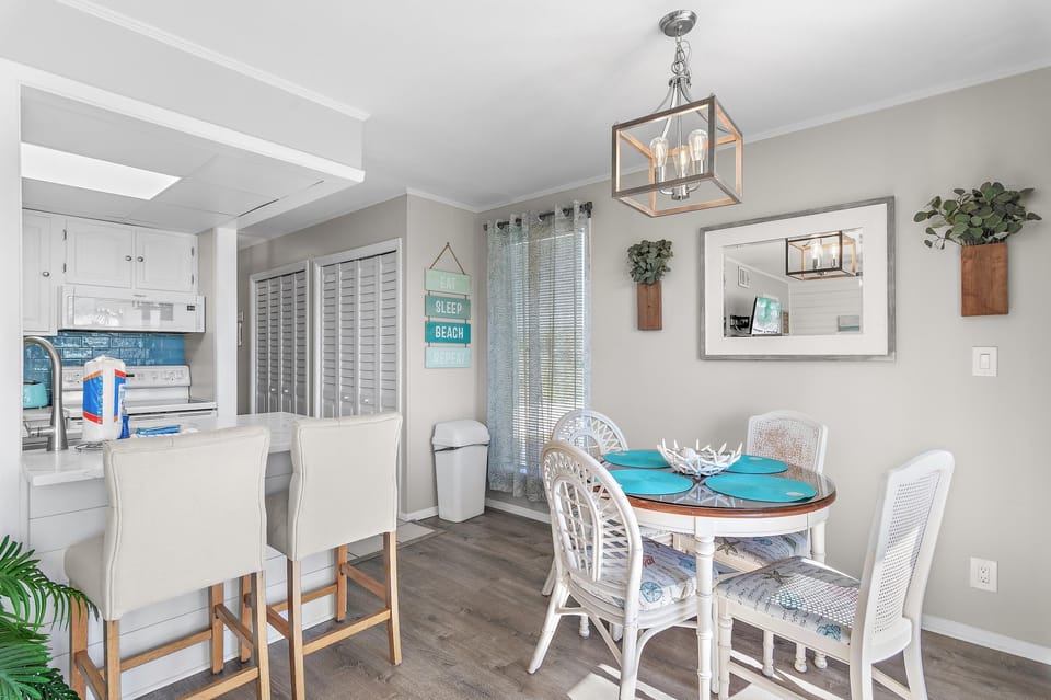 Condo, 1 Queen Bed with Sofa bed (Sandpiper Cove 2016) | Dining