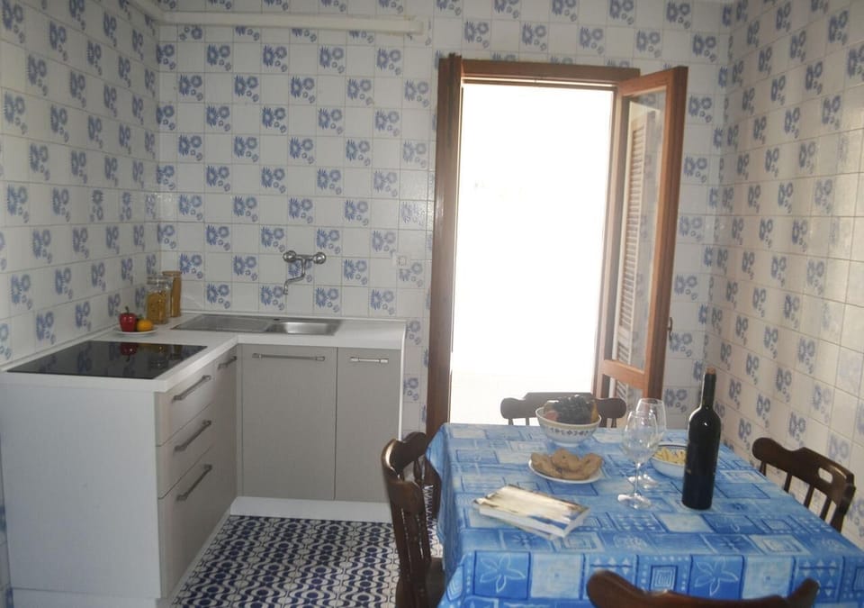 Apartment, 2 Bedrooms, Patio | Dining room