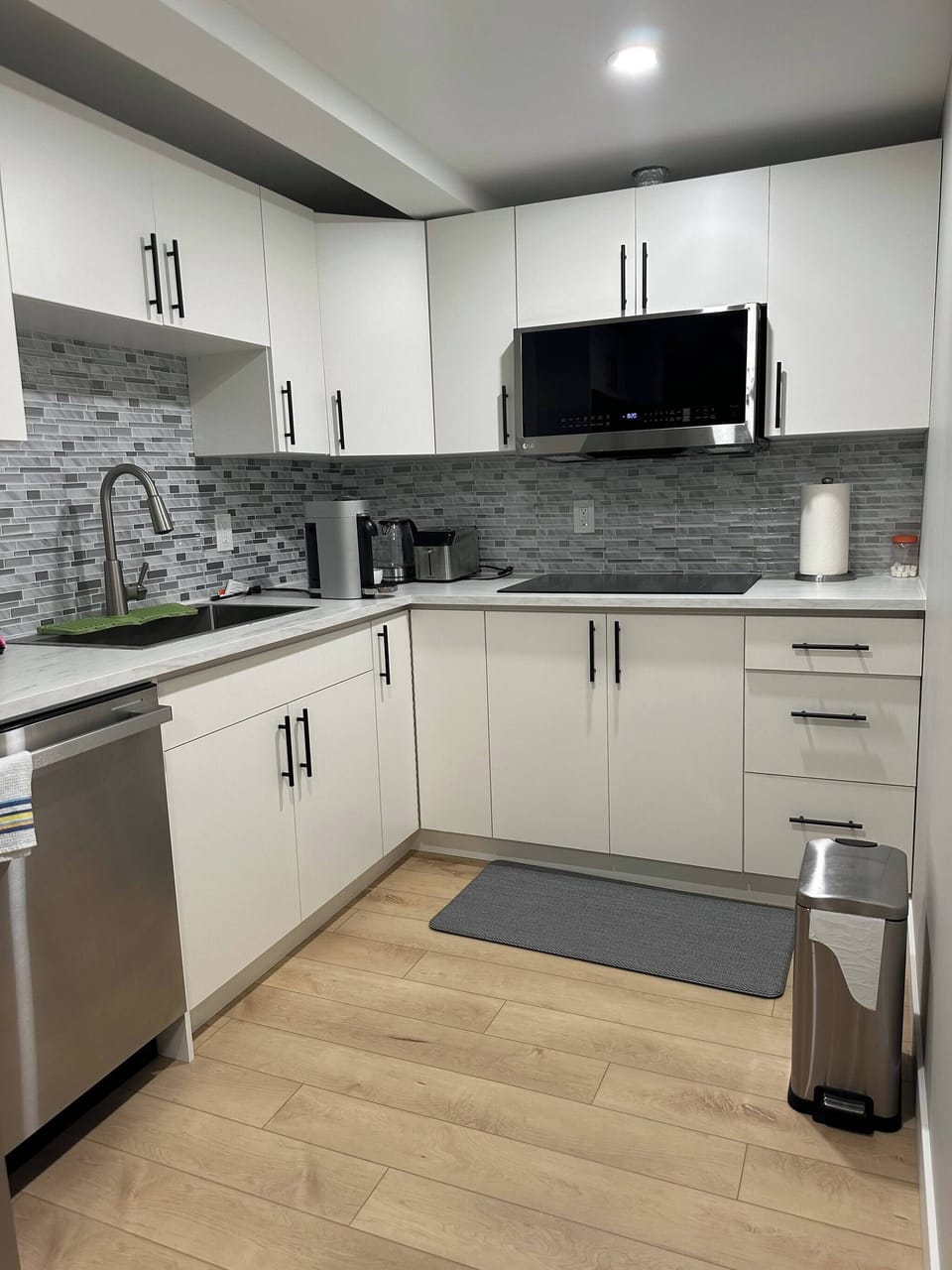 Room, 3 Bedrooms, Smoking | Interior