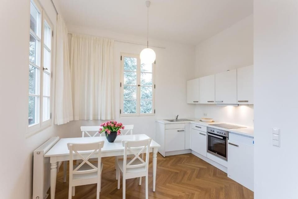 Comfort Condo, Balcony, Garden View | Private kitchen